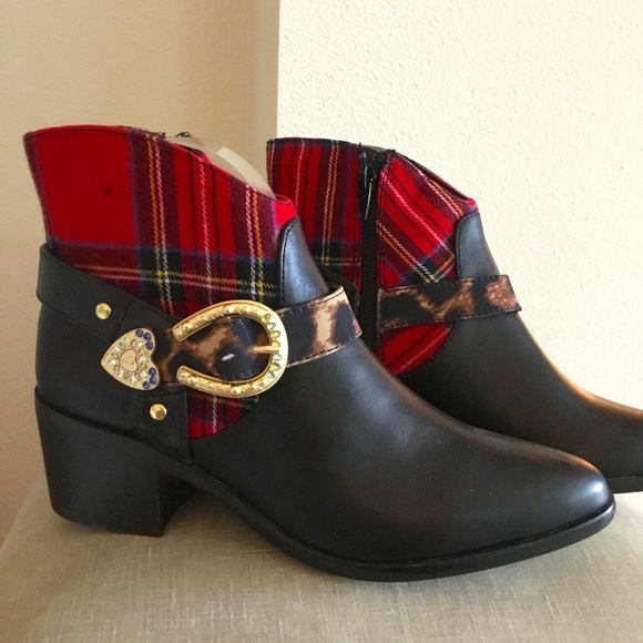 “ Betsey Johnson“ ankle boots  7 1/2 size - Picture 1 of 4